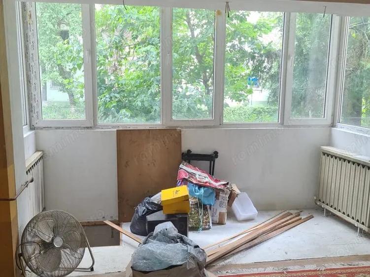 Apartament cu 4 camere decomandat în Pipera