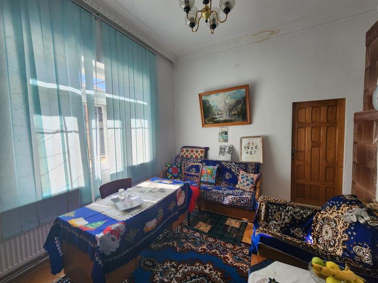 Casă cu 7 camere cu Canalizare în Ultracentral
