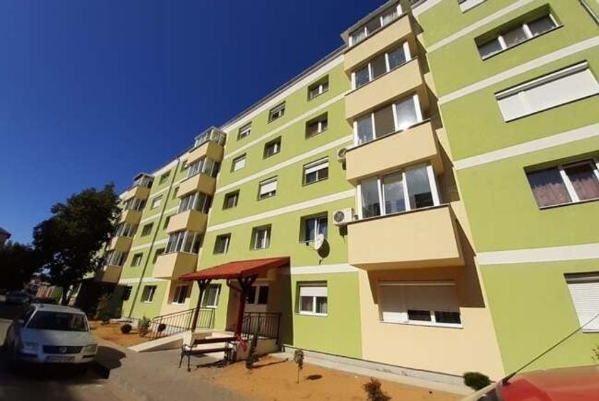 Apartament cu 3 camere decomandat în Sânmartin