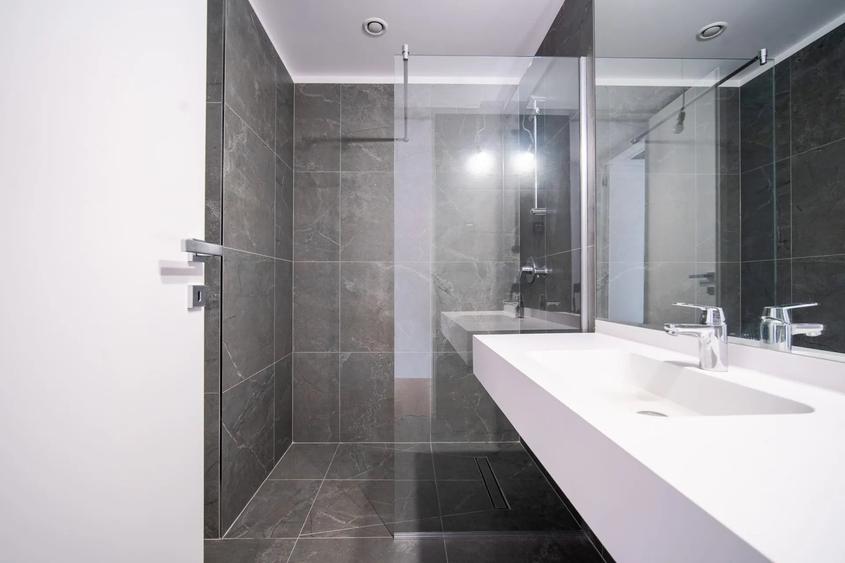 Apartament cu 4 camere decomandat în Floreasca