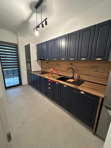Apartament cu 2 camere semidecomandat, mobilat în Baza 3