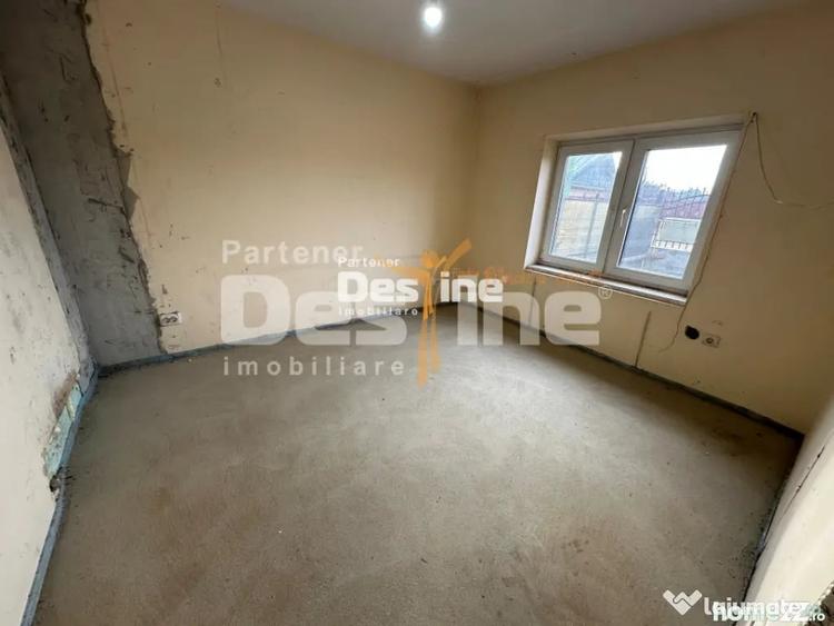 Casă cu 3 camere cu Teren 450 Mp în Central