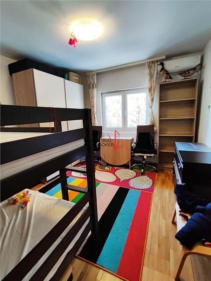 Apartament cu 3 camere decomandat, mobilat în Doamna Ghica