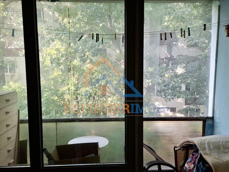 Apartament cu 4 camere decomandat în Berceni
