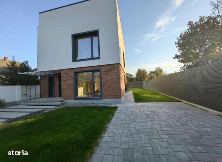 Casă cu 4 camere în Tunari
