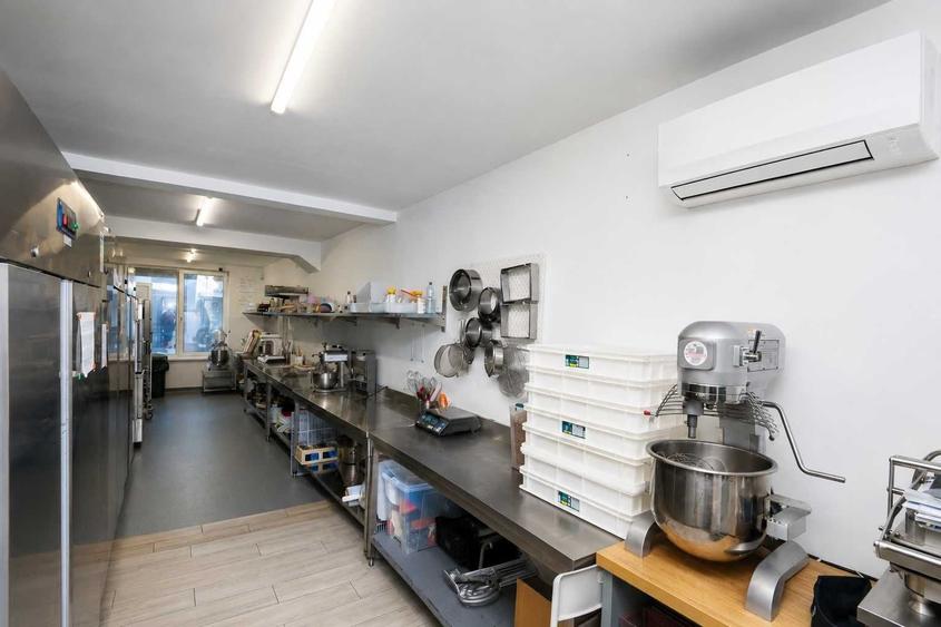 Spațiu comercial, de 55 mp, în Șelimbăr