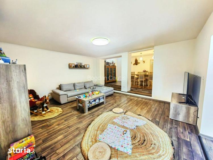 Casa Inedita , 300 mp utili, P+M, 5 bai, 6 dormitoare , 1975 mp teren