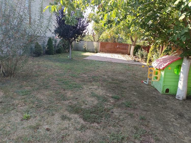 Casă cu 5 camere cu Teren 1530 Mp în Orțișoara