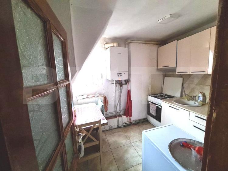 Apartament cu 3 camere semidecomandat în Centrul Istoric