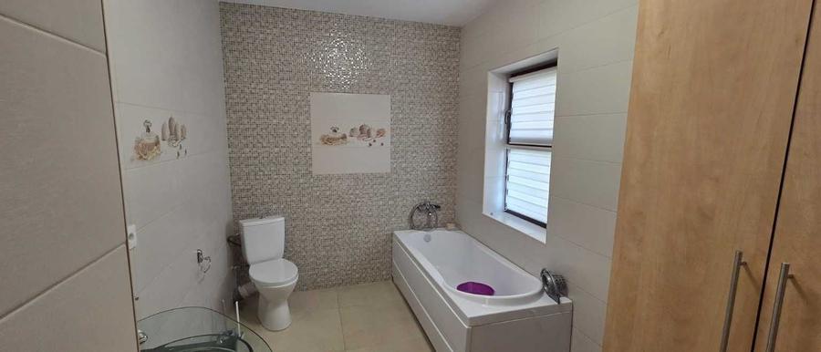 Apartament cu 3 camere decomandat în Valea Adâncă