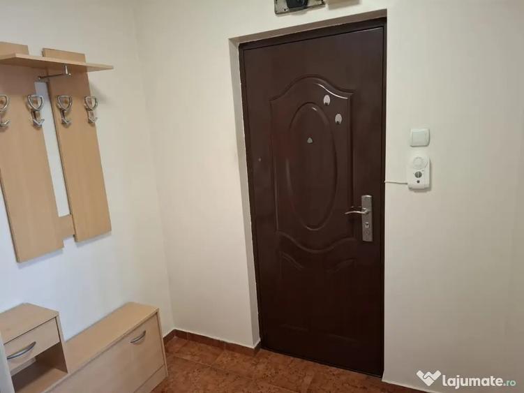 Inchiriez apartament 2camere Titan - 1