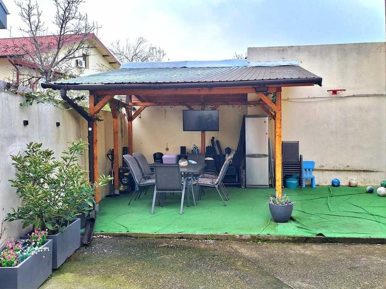 Casă cu 3 camere cu Teren 200 Mp în Central