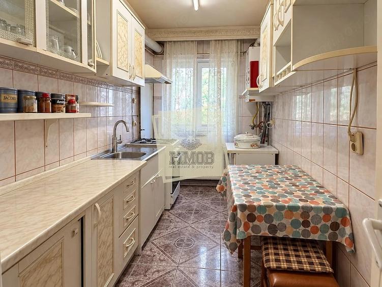 Apartament cu 4 camere decomandat în Central