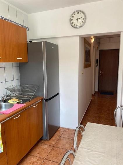 Apartament cu 2 camere semidecomandat, mobilat în Dorobanți