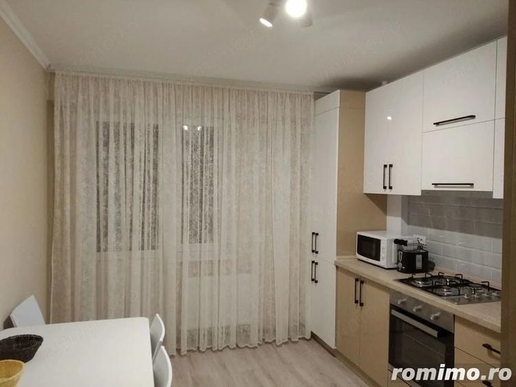 Apartament cu 2 camere decomandat în Universitate
