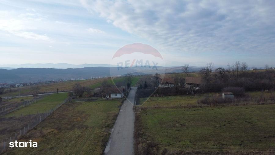 Teren de 19375 mp, în Dâmbul Rotund