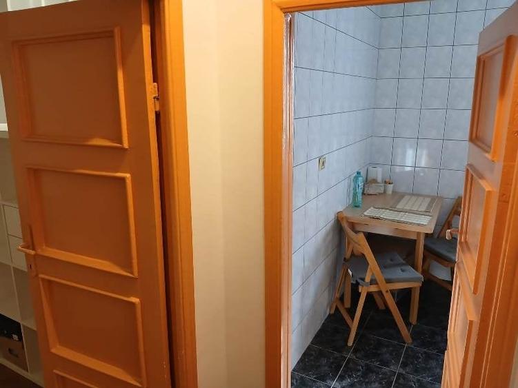 Garsonieră decomandată în P-ța Romană