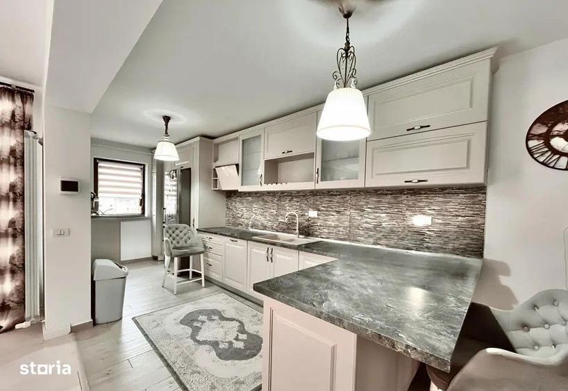 Apartament cu 4 camere decomandat în Dârste