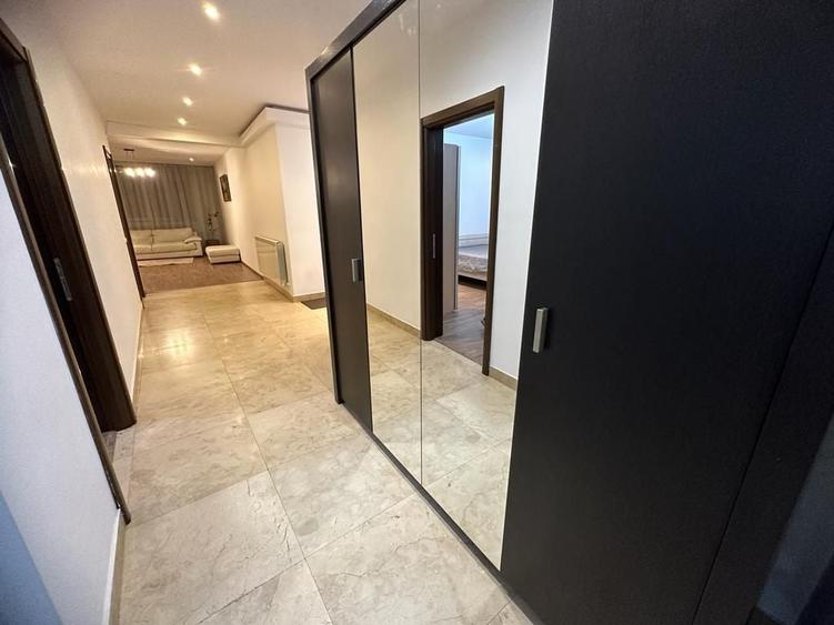 Apartament cu 3 camere decomandat în Ghencea