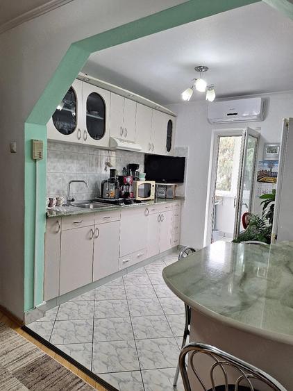 Apartament cu 2 camere decomandat în Decebal