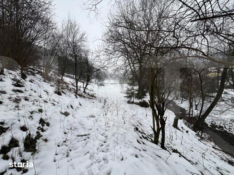 Teren de 2800 mp, în Tureni