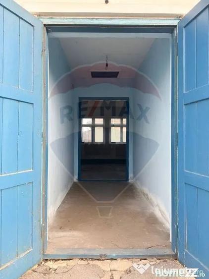 Casă cu 4 camere cu Teren 972 Mp în Vlădila