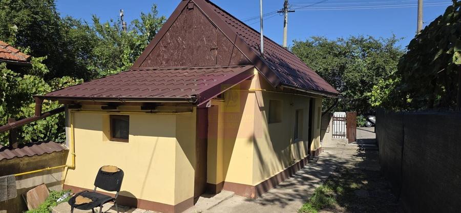 Casă individuală cu 2 camere cu Canalizare în Central