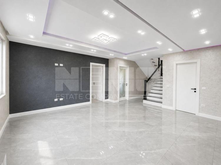 Casă individuală cu 5 camere cu Teren 210 Mp în Vest