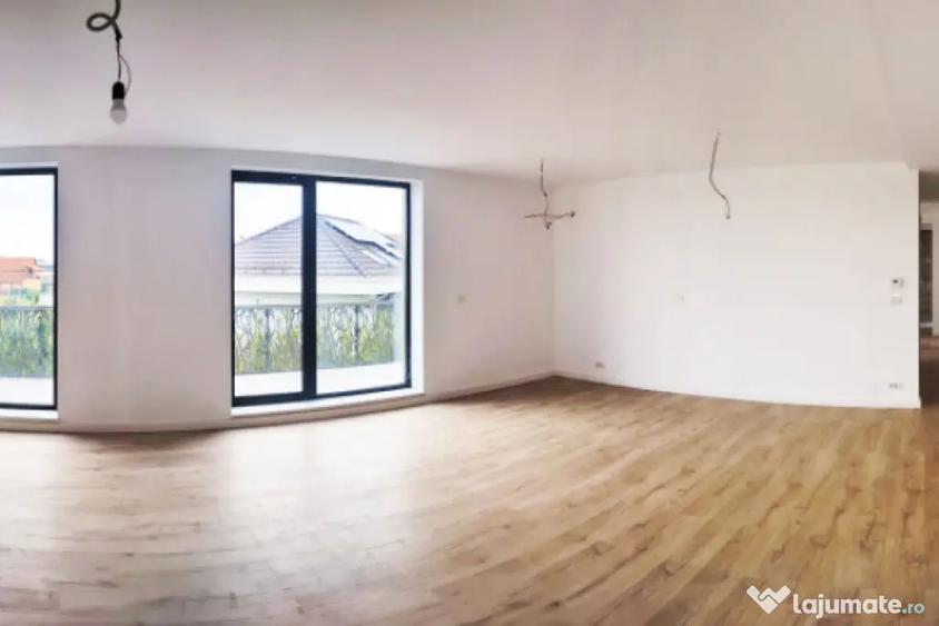 Apartament cu 4 camere decomandat în Vest