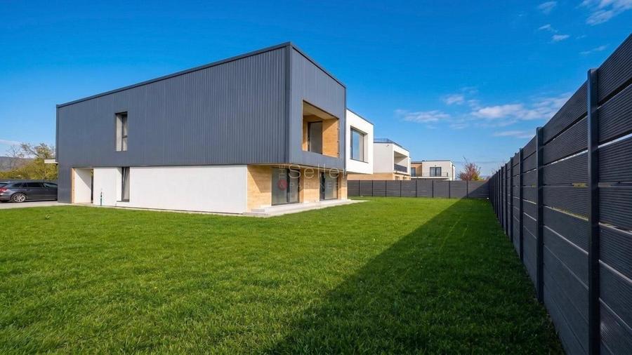 Casă individuală cu 4 camere cu Canalizare în Ghimbav Livadă