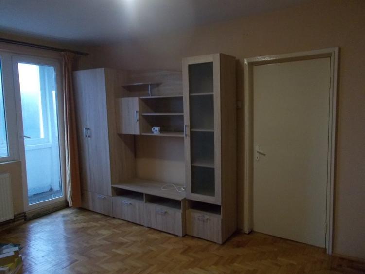 Apartament cu 2 camere semidecomandat în Astra
