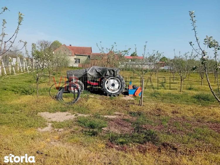 Teren intravilan 16.000 mp | Livada mixta | Front stradal 85 ml | Util - 2
