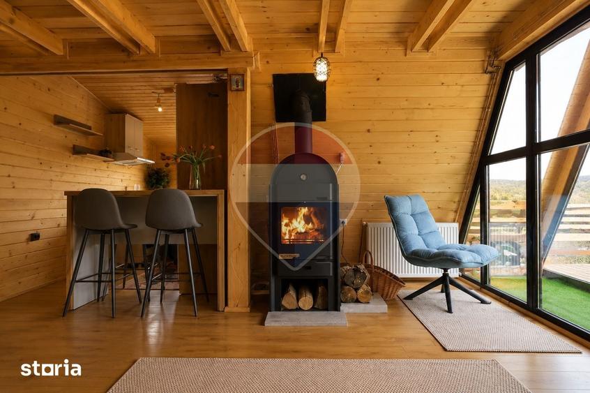 Casă cu 4 camere cu Teren 1800 Mp în Strâmtura