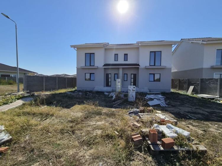 Duplex cu 4 camere cu Canalizare în Urseni