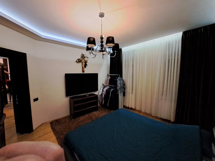 Apartament cu 5 camere decomandat, mobilat în Cotroceni