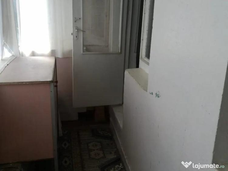 Apartament cu 2 camere semidecomandat în Mazepa 1