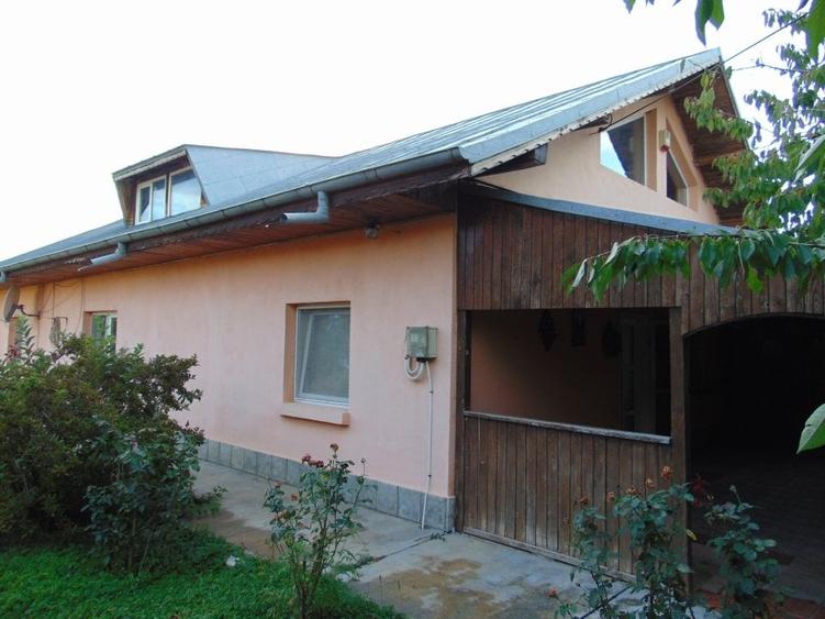 Casă individuală cu 4 camere cu Canalizare în Tărtășești