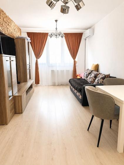 Apartament cu 2 camere decomandat în Central