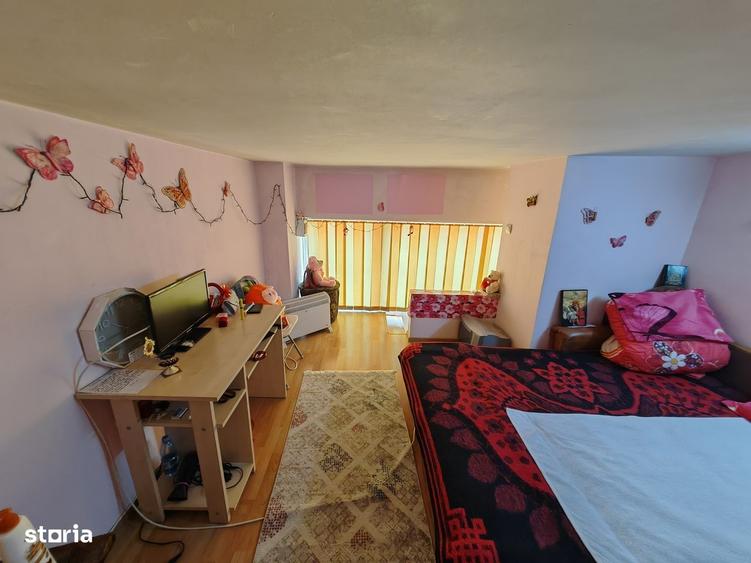 Apartament cu 4 camere în Letea