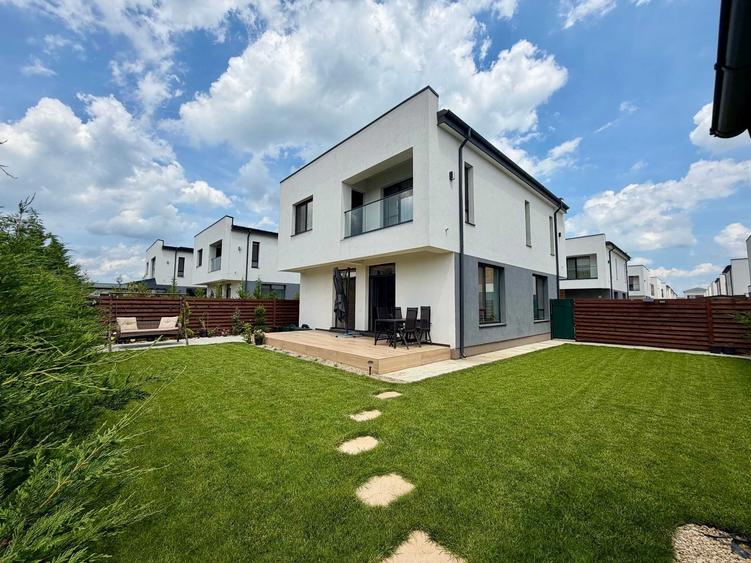 Casă cu 4 camere cu Teren 360 Mp în Tunari