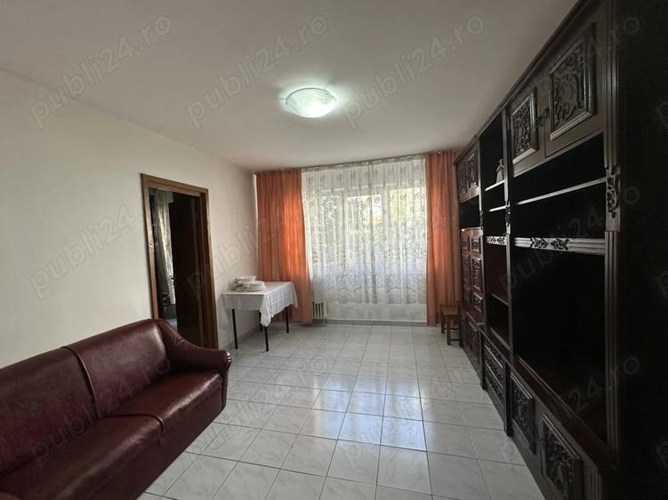 Apartament cu 3 camere în Malu Roșu