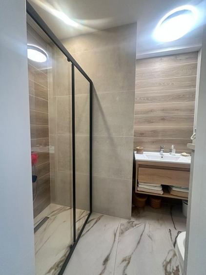 Apartament cu 3 camere decomandat în Viforâta