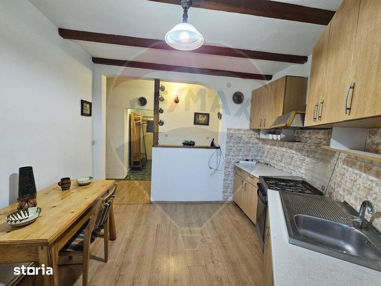 Apartament cu 3 camere în Calea București