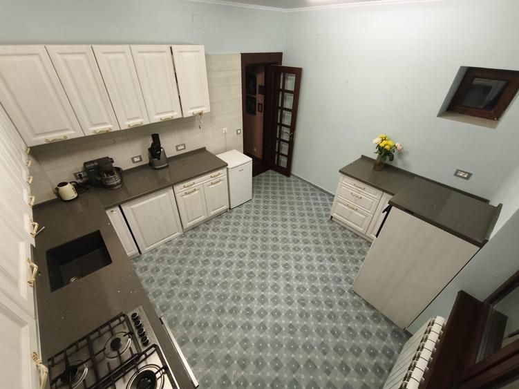 Apartament cu 3 camere decomandat în Aviatorilor