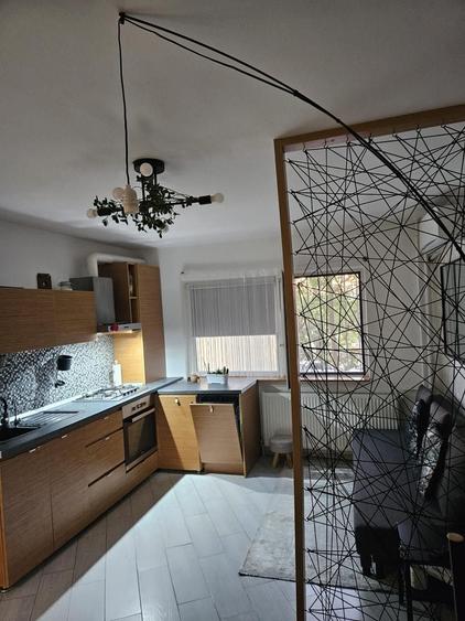 Apartament cu 3 camere decomandat în Faleza Nord