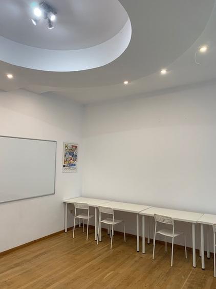 Casă individuală cu 12 camere cu Canalizare în Nord