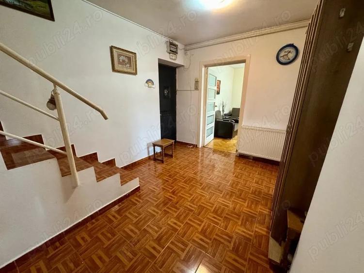 Apartament cu 4 camere decomandat în Central