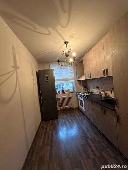Apartament cu 3 camere decomandat în Motru