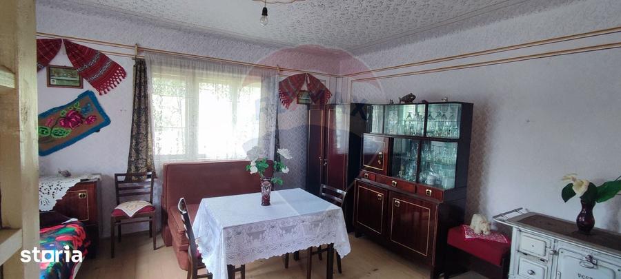 Casă cu 3 camere cu Teren 1361 Mp în Gârdani