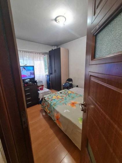 Apartament cu 3 camere decomandat în Sebastian